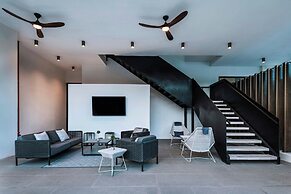 The BRIX, Autograph Collection