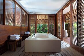 Four Seasons Resort Bora Bora