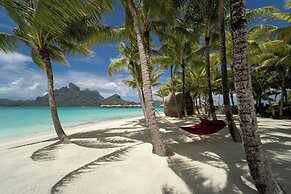 Four Seasons Resort Bora Bora