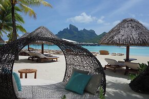 Four Seasons Resort Bora Bora