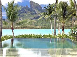 Four Seasons Resort Bora Bora