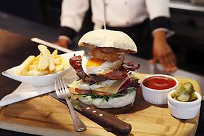 Alpha Hotel Eastern Creek