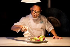 OUTRIGGER Khao Lak Beach Resort