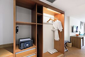 OUTRIGGER Khao Lak Beach Resort