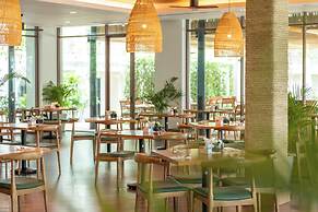 OUTRIGGER Khao Lak Beach Resort