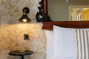 Jolyon's Boutique Hotel