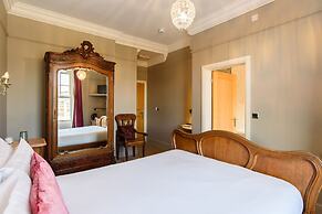 Jolyon's Boutique Hotel