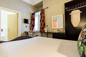 Jolyon's Boutique Hotel