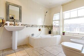 Jolyon's Boutique Hotel