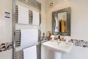 Jolyon's Boutique Hotel