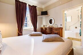 Jolyon's Boutique Hotel
