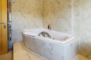 Jolyon's Boutique Hotel
