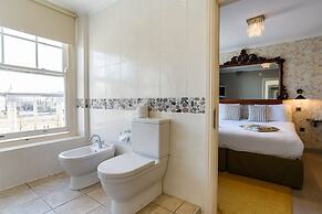 Jolyon's Boutique Hotel