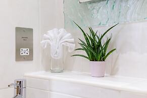 Jolyon's Boutique Hotel