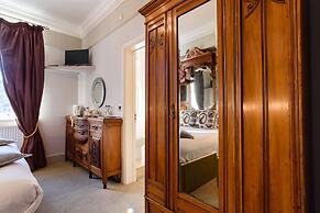 Jolyon's Boutique Hotel