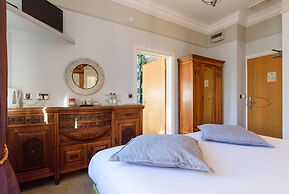 Jolyon's Boutique Hotel