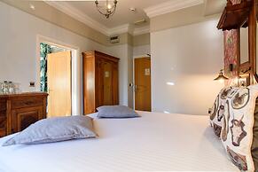 Jolyon's Boutique Hotel