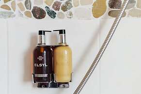 Jolyon's Boutique Hotel