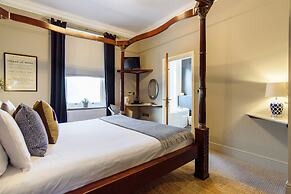 Jolyon's Boutique Hotel