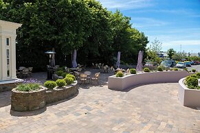 Killarney Heights Hotel