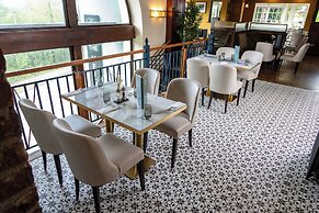 Killarney Heights Hotel