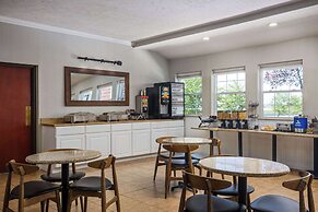 Ramada by Wyndham Moses Lake