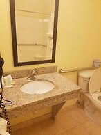 Comfort Inn & Suites Northeast - Gateway