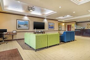 Comfort Inn & Suites Northeast - Gateway