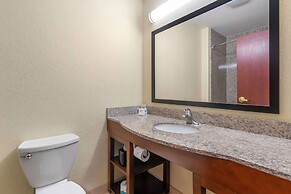 Comfort Inn & Suites Northeast - Gateway