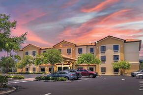 Comfort Inn & Suites Northeast - Gateway