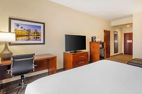 Comfort Inn & Suites Northeast - Gateway