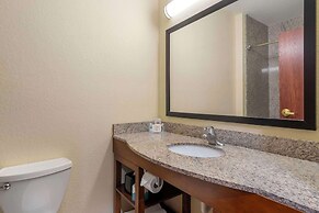 Comfort Inn & Suites Northeast - Gateway