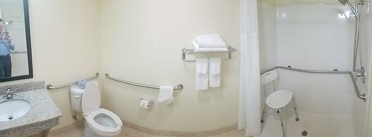 Comfort Inn & Suites Northeast - Gateway