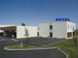 Brit Hotel Bressuire (formerly Plume Hotel)