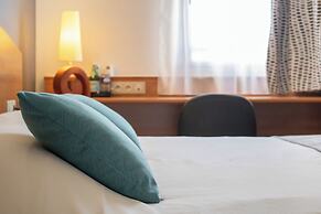 Brit Hotel Bressuire (formerly Plume Hotel)