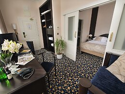 EA Hotel Royal Esprit