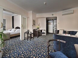 EA Hotel Royal Esprit