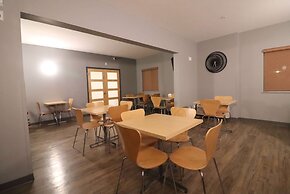 Days Inn by Wyndham Stony Plain