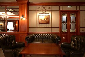 Lancaster Court Hotel