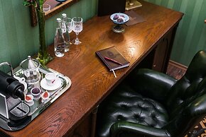 Lancaster Court Hotel