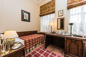 Lancaster Court Hotel