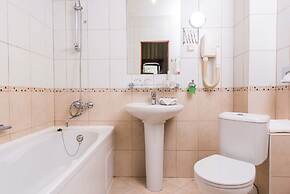 Lancaster Court Hotel