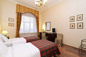 Lancaster Court Hotel