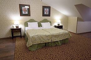 Lancaster Court Hotel