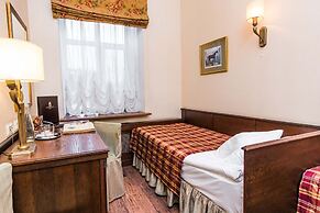 Lancaster Court Hotel