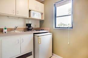 OYO Waterfront Hotel - Cape Coral/Fort Myers, FL