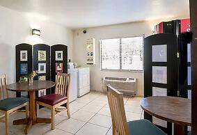 OYO Waterfront Hotel - Cape Coral/Fort Myers, FL