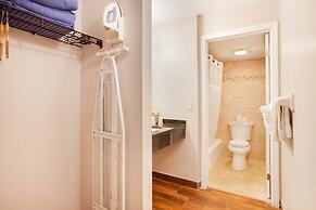 OYO Waterfront Hotel - Cape Coral/Fort Myers, FL