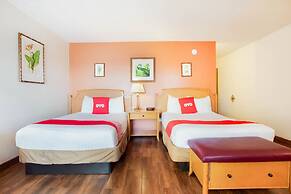 OYO Waterfront Hotel - Cape Coral/Fort Myers, FL