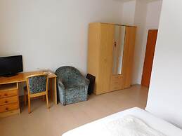 Hotel Pension am Kurmittelhaus